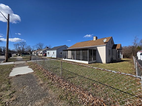 3rd image of 3272 E 12th Ave