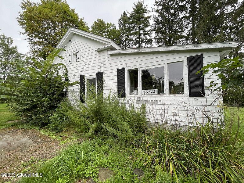 4th image of 781 E Lykers Road