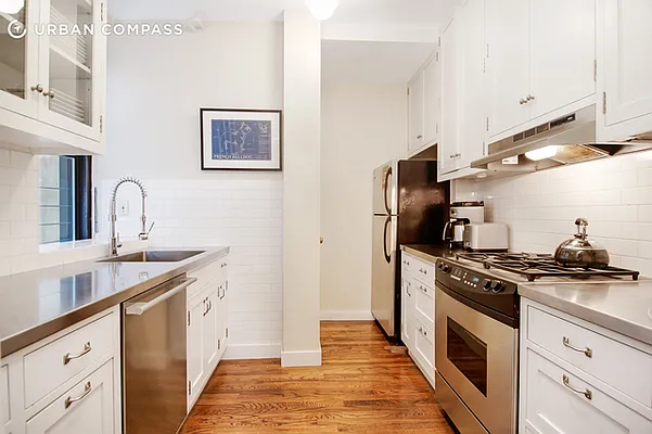 Sold by Compass | media 2