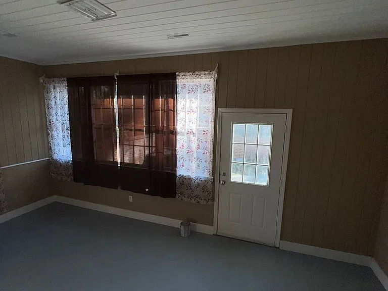 3007 Hickory St — Photo 9