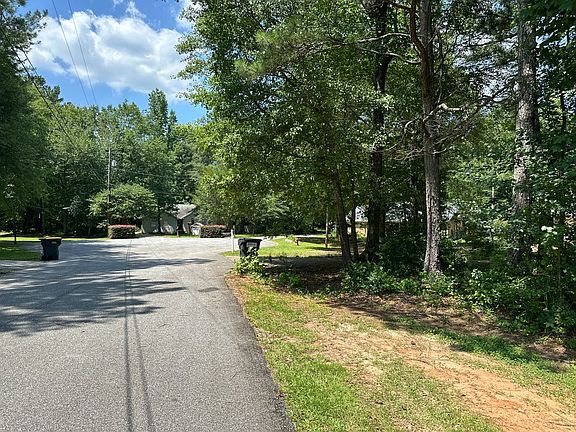 4th image of 155 Rockland Dr