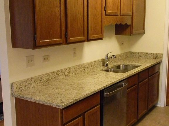 granite counter tops, brand new
ss appliances