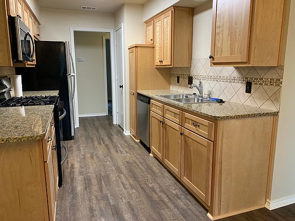 3rd image of 2104 Wisteria St