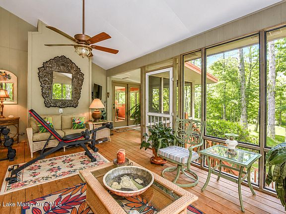 3rd image of 71 Moonlight Ln