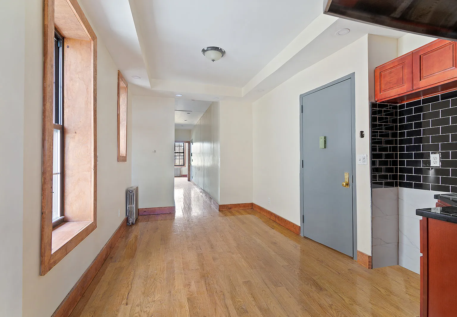 1567 De Kalb Avenue — Photo 2