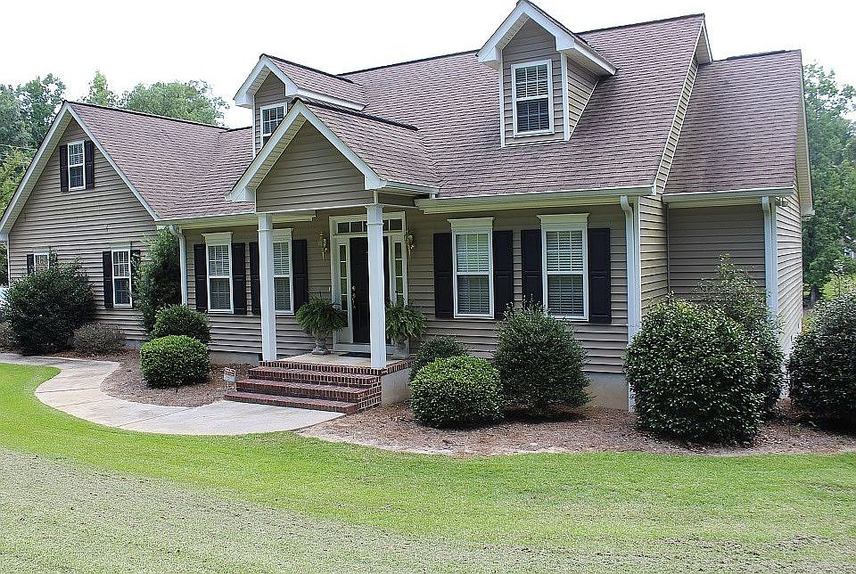 1st image of 915 Evergreen Dr