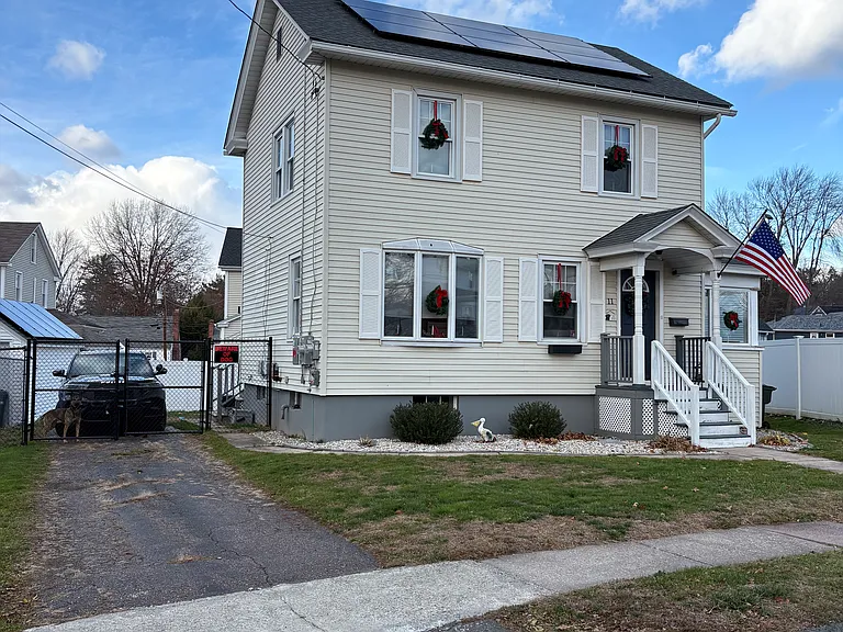 11 Clearfield Rd — Photo 2