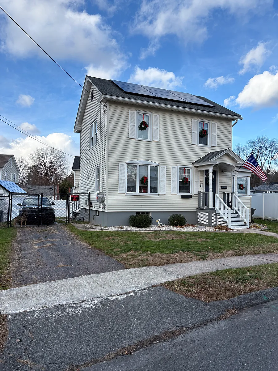 Building Photo - 11 Clearfield Rd