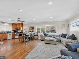 11901 Hunters Ln, Rockville, MD 20852