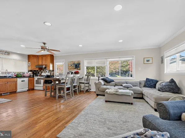 11901 Hunters Ln, Rockville, MD 20852