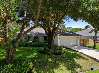 725 Wentworth St, Sebastian, FL 32958