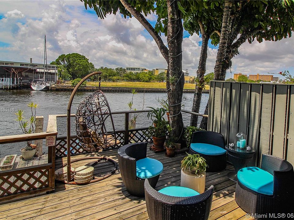 1st image of 980 NW North River Dr #26