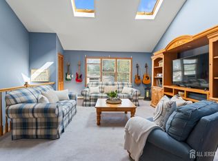 1 Olive St, Fords, NJ 08863