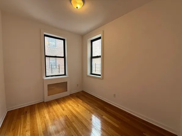 66-20 Wetherole St #3D, Rego Park, NY 11374
