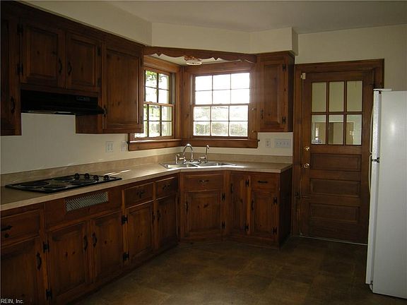 4th image of 4309 King St