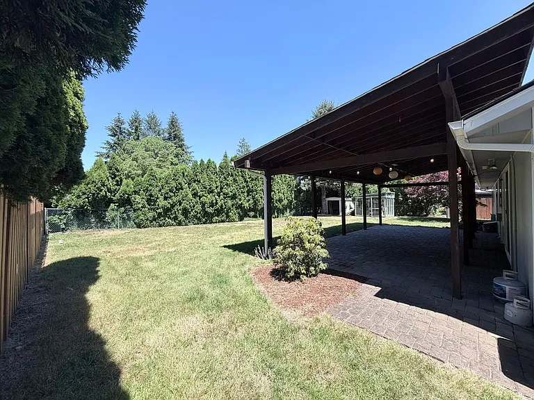 6388 Doral Dr SE — Photo 18