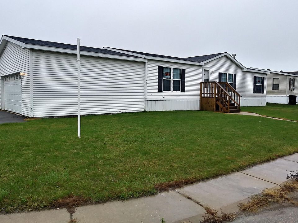 1st image of 9464 River Oak Dr