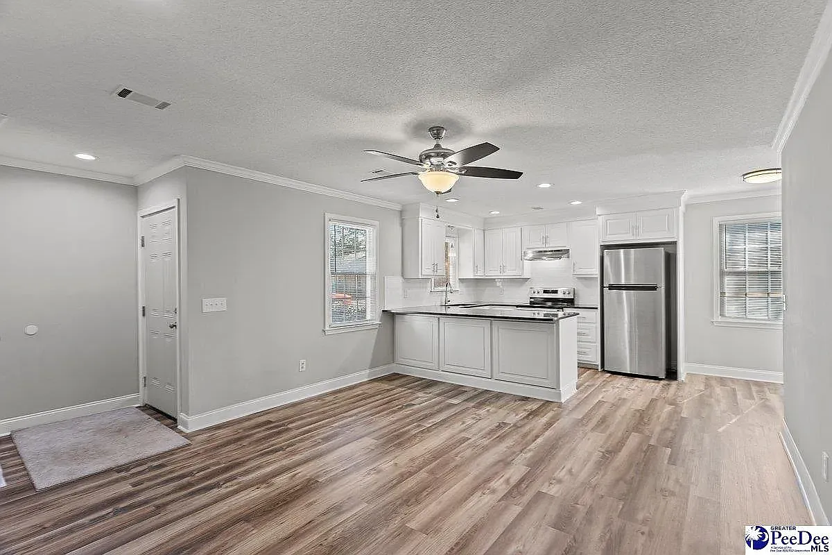 2 bed, 1.5 bath, 950 sqft, $1,350 — Photo 1