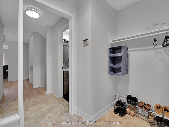3rd image of 282 Dalehurst Dr