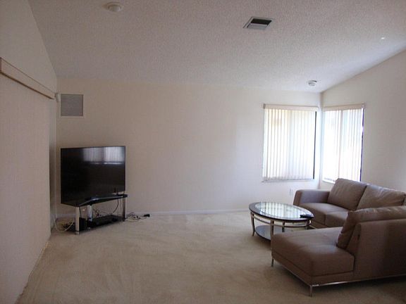 4th image of 3035 NW 12th St APT C