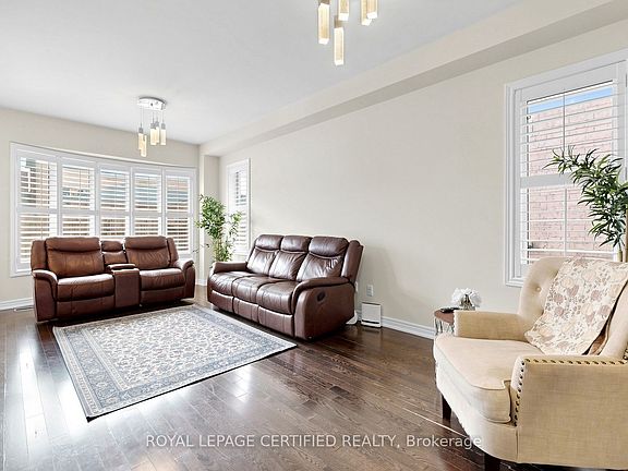 4th image of 5576 Meadowcrest Ave
