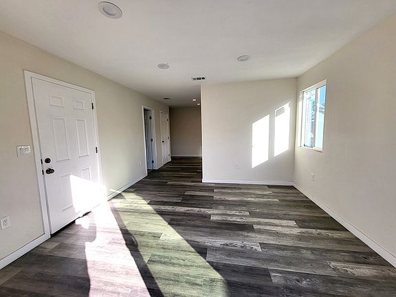 3rd image of 12318 Meadow Dr