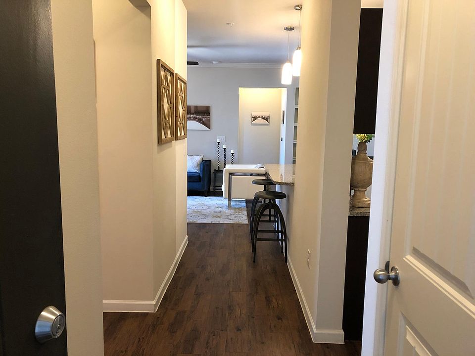 1st image of 77 Oak Hill Ln