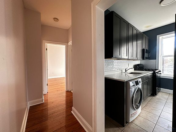 3rd image of 565 Bergen Ave APT 33