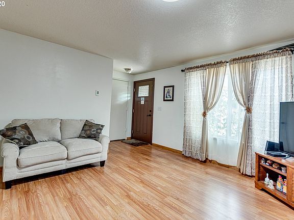 3rd image of 7604 NE 161st Ct