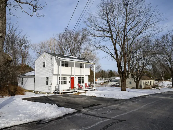 9 Walnut Street, Topsham, ME 04086