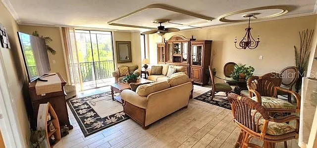 2 bed, 1.0 bath, 1037 sqft, $1,800 — Photo 2