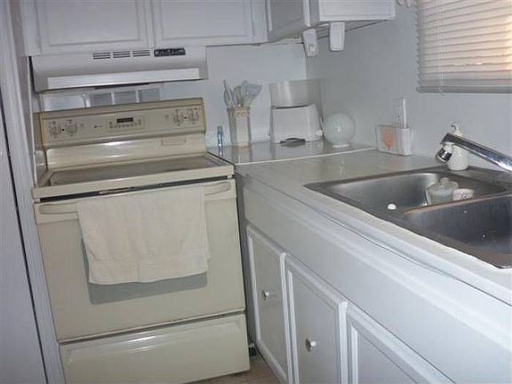 4th image of 2560 La Linda Dr