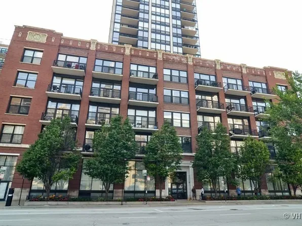 210 S Desplaines St #P-268, Chicago, IL 60661