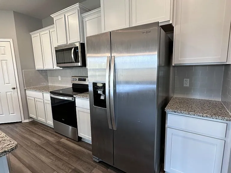 2403 Elba Dr — Photo 4