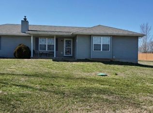 103 Castle Ln, Highlandville, MO 65669