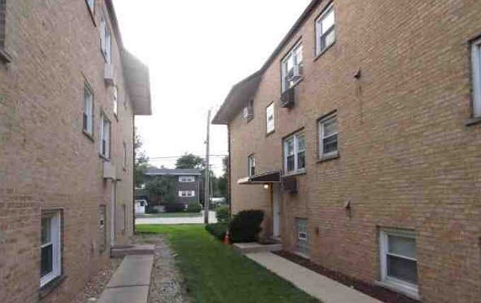 2nd image of 10751 S Harlem Ave APT 3F