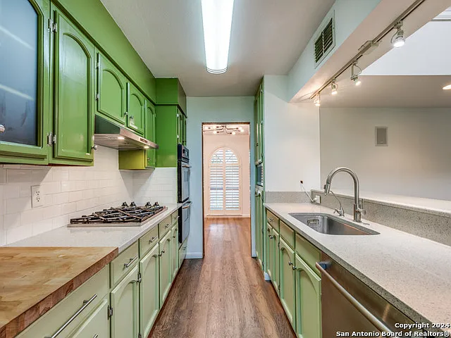 2702 Roundleaf Ct — Photo 2