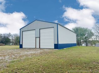 502 S 6th St, Henryetta, OK 74437