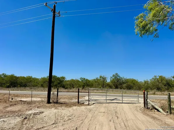 0 E Fm 791, Campbellton, TX 78008