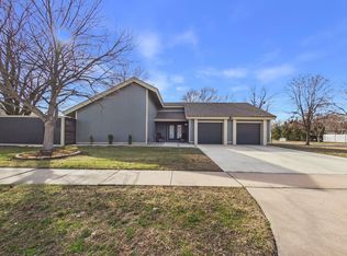 2225 N Hathway Cir, Wichita, KS 67226