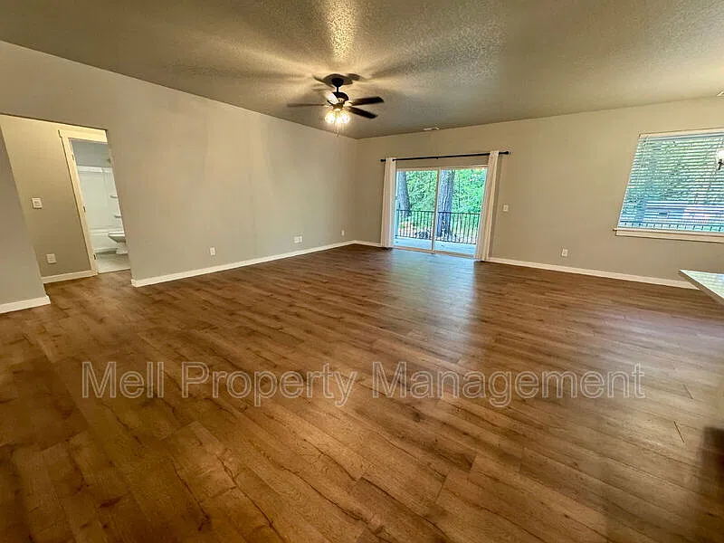 3 bed, 2.5 bath, 2083 sqft, $2,650 — Photo 3