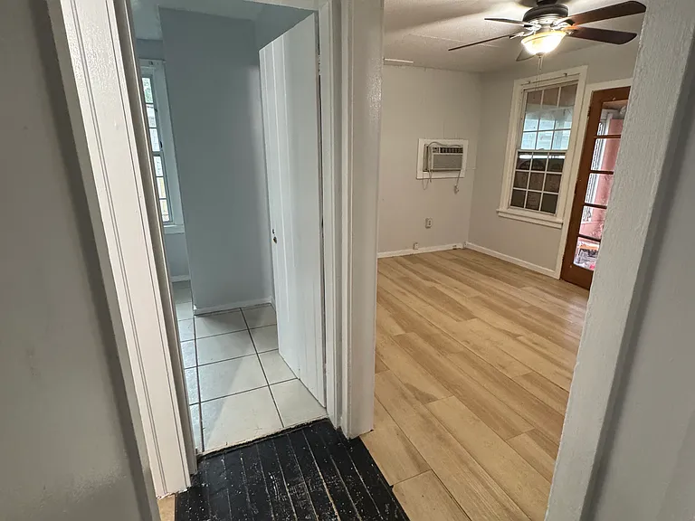 2532 Belmont Ave — Photo 12