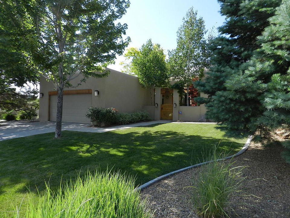1st image of 661 Cerrillos Dr