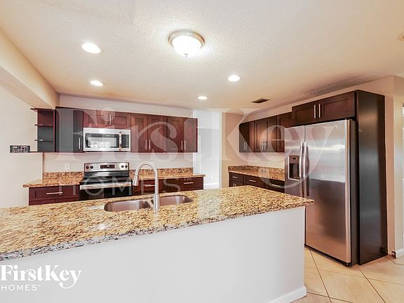 5th image of 7131 NW 46th Ct