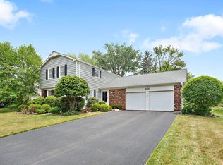 600 Silver Rock Ln, Buffalo Grove, IL