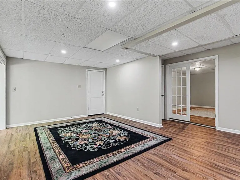 3084 Green Valley Dr — Photo 8