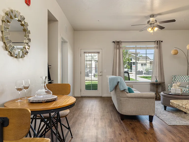 HighPoint on Overland — Photo 20