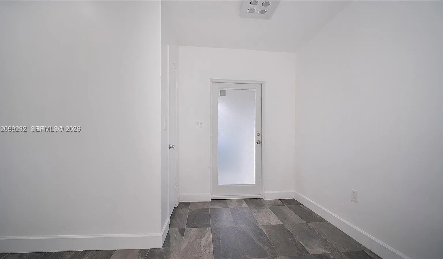 Suniland Terrace — Photo 4