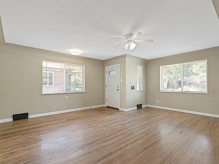 2630 S York St — Photo 4