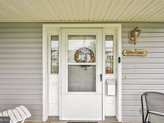 3rd image of 652 Canal Dr